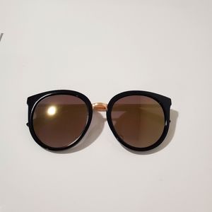 - Host Pick - GUESS GF0324 Black & Gold Sunglasses